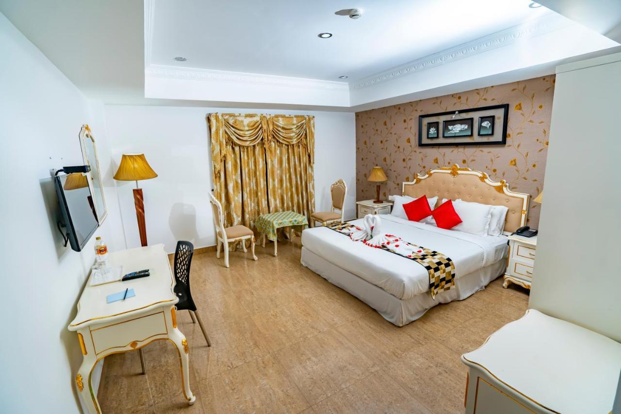 Hotel Sidhartha Chalakudy Kizhake Chālakudi Zewnętrze zdjęcie