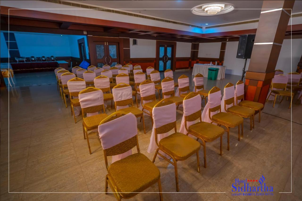 Hotel Sidhartha Chalakudy Kizhake Chālakudi Zewnętrze zdjęcie